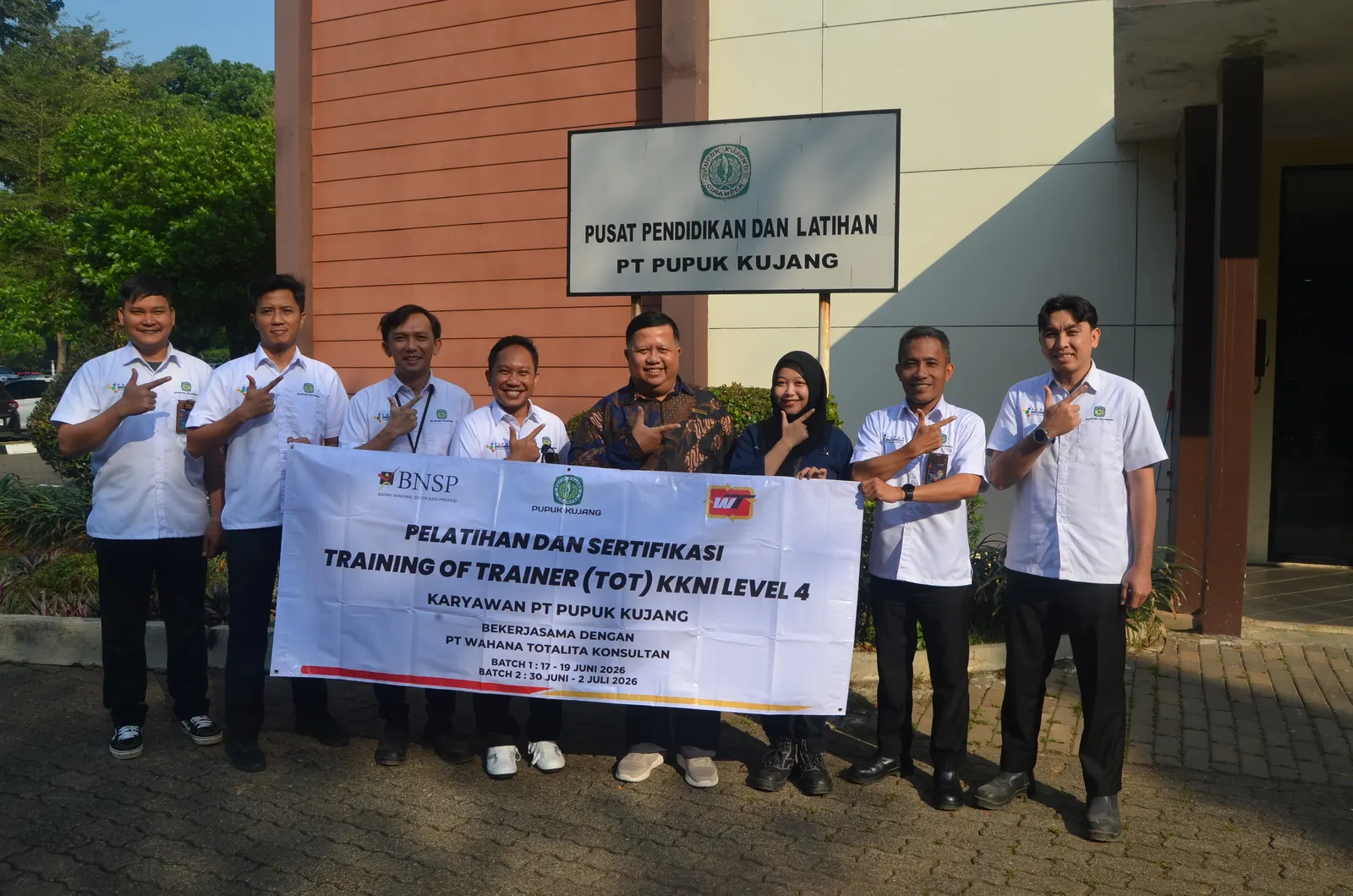 Tenaga Kerja Bangunan Tinggi Tingkat 2 (TKBT-2)